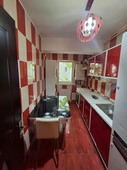 Apartament cu 2 camere decomandat, mobilat în Berceni