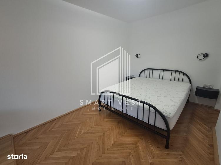 Apartament cu 4 camere semidecomandat în Central
