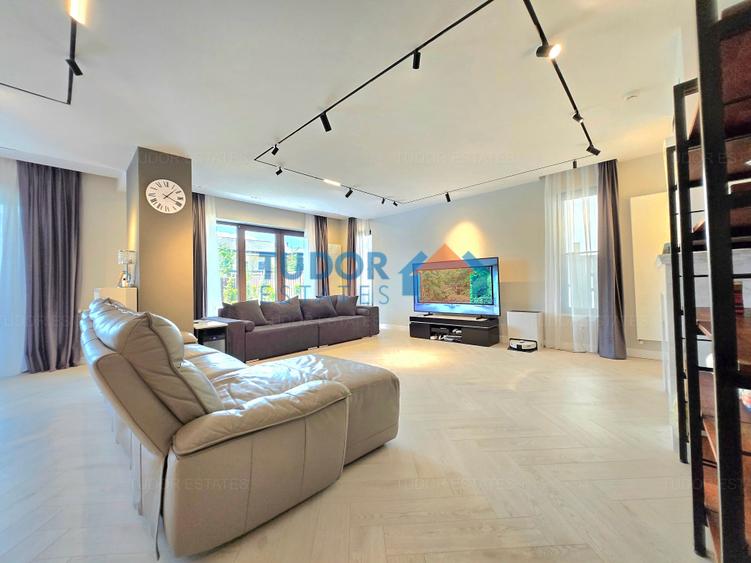 Duplex cu 9 camere cu Garaj în Pipera