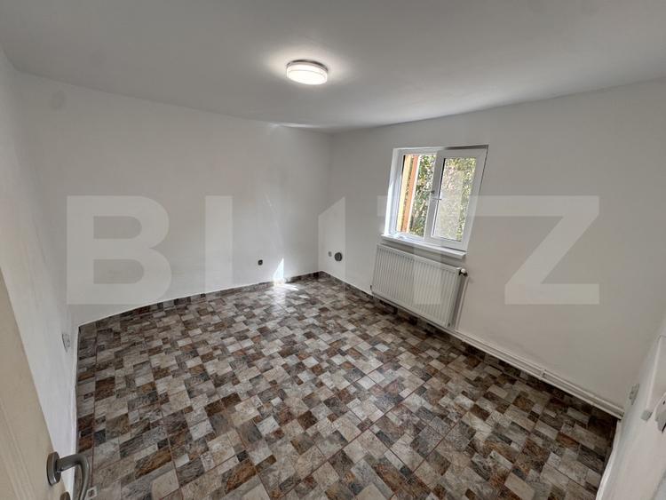 Casă individuală cu 2 camere cu Canalizare în Rovine