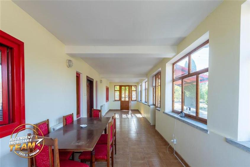 Casă individuală cu 5 camere cu Garaj în Exterior Est