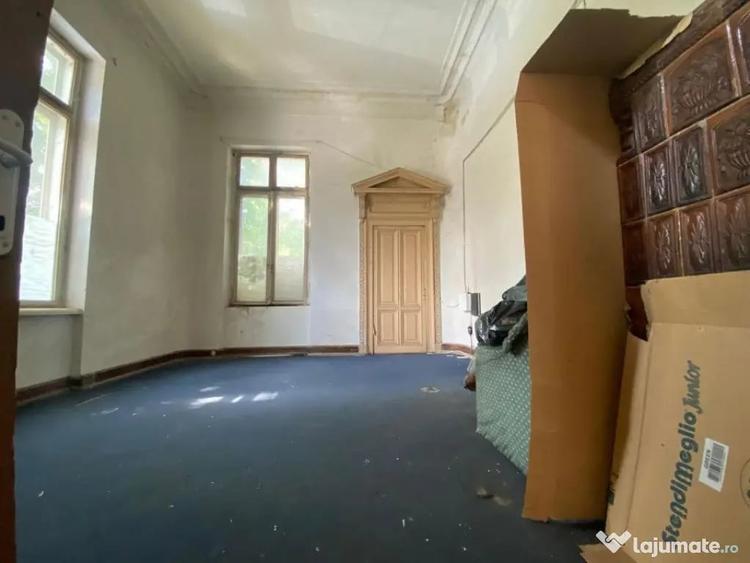 Casă cu 7 camere cu Teren 1206 Mp în Calea Călărașilor