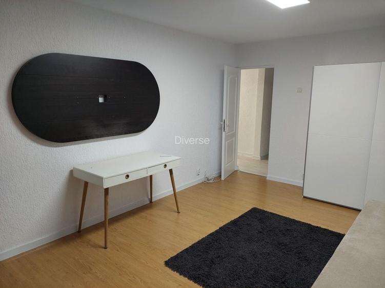Apartament 2 camere decomandat 53mp in Strand etaj 4+pivnita mare, str Hategului