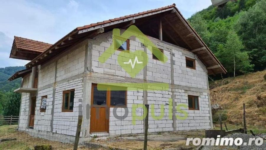 Casă cu Teren 400 Mp în Marga