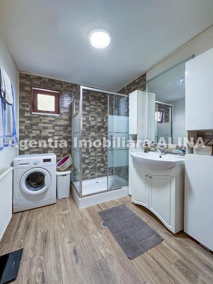 Casă cu Teren 989 Mp în Bejan