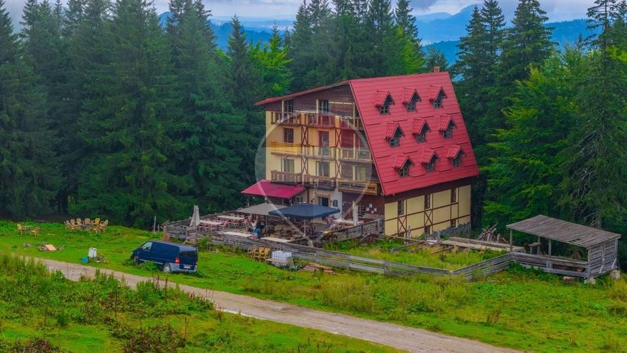 Casă individuală cu 14 camere cu Teren 4300 Mp în Sud-Vest