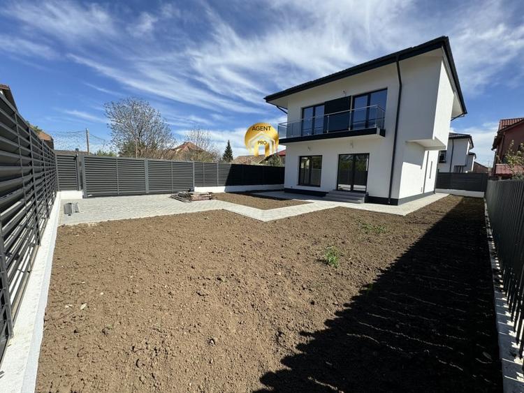 Casă individuală cu 4 camere cu Canalizare în Otopeni