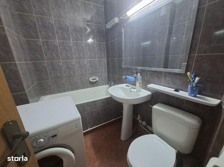 Apartament cu 4 camere semidecomandat în Săsar