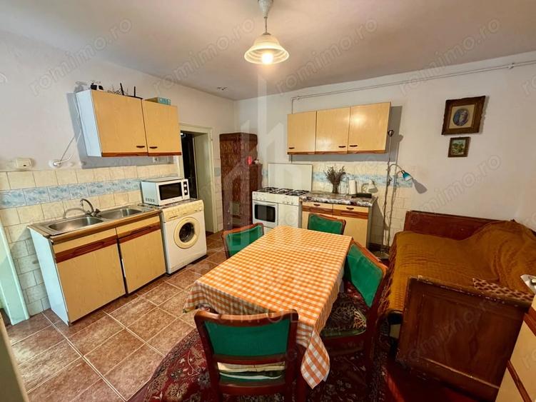 Casă cu 4 camere cu Teren 2300 Mp în Vest
