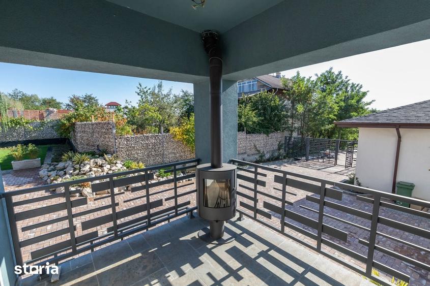 Casă cu Teren 1800 Mp în Răzvad