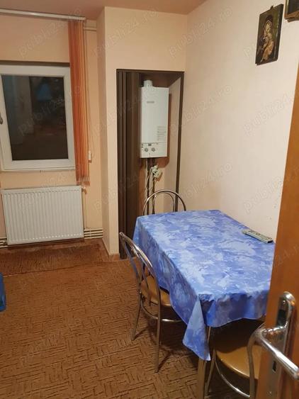 Apartament cu 3 camere decomandat în Mircea cel Bătrân