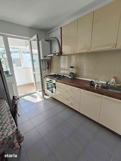 Apartament cu 2 camere decomandat în Apărătorii Patriei