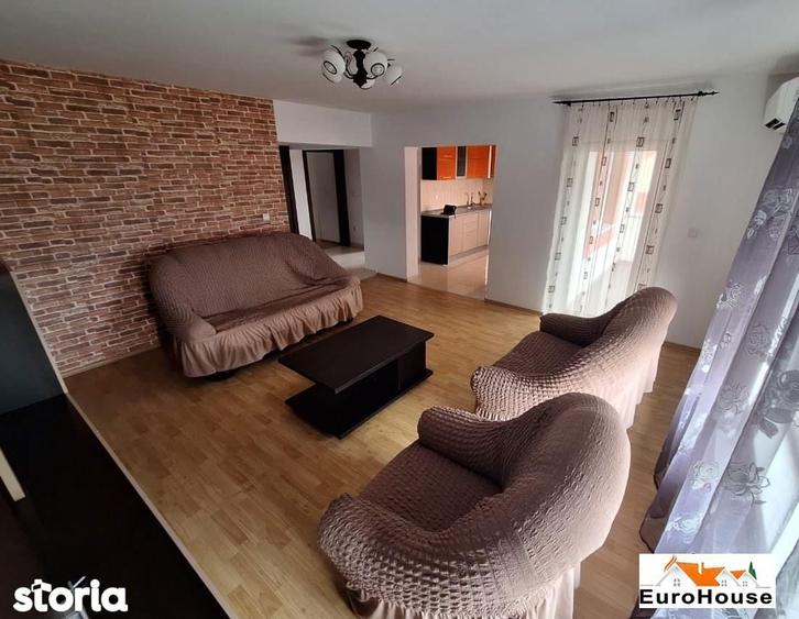 Apartament cu 3 camere decomandat în Cetate
