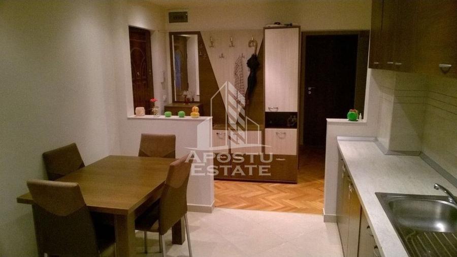 Apartament cu 3 camere decomandat, mobilat în Bucovina