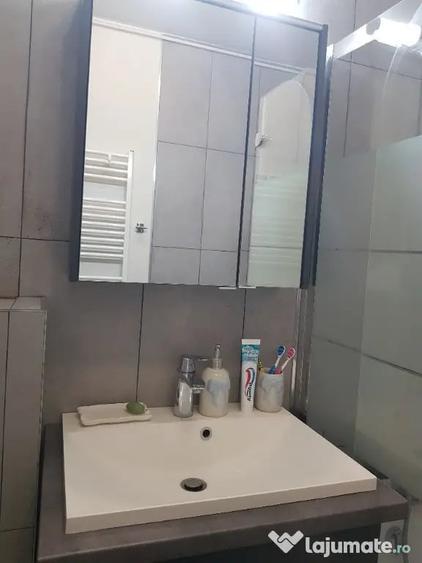 Apartament cu 2 camere semidecomandat în 1 Mai