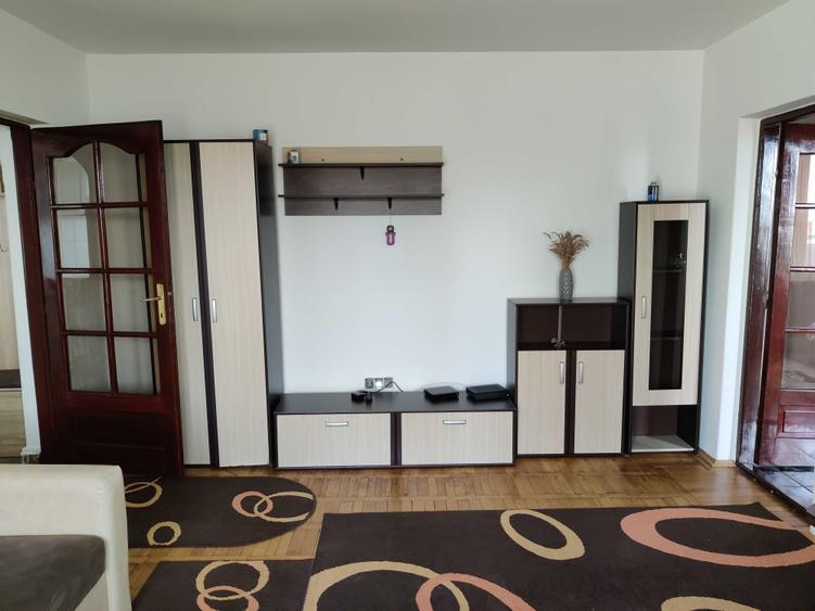 Apartament cu 2 camere semidecomandat în Complex Studențesc