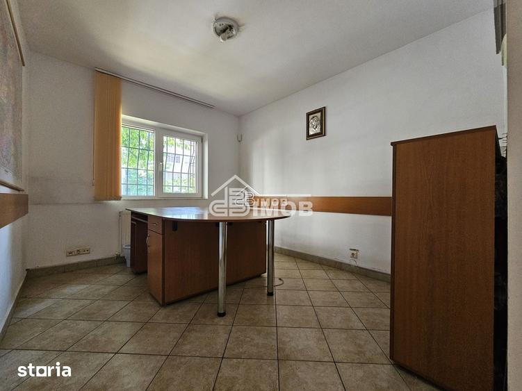 Apartament cu 3 camere decomandat în Micro 11