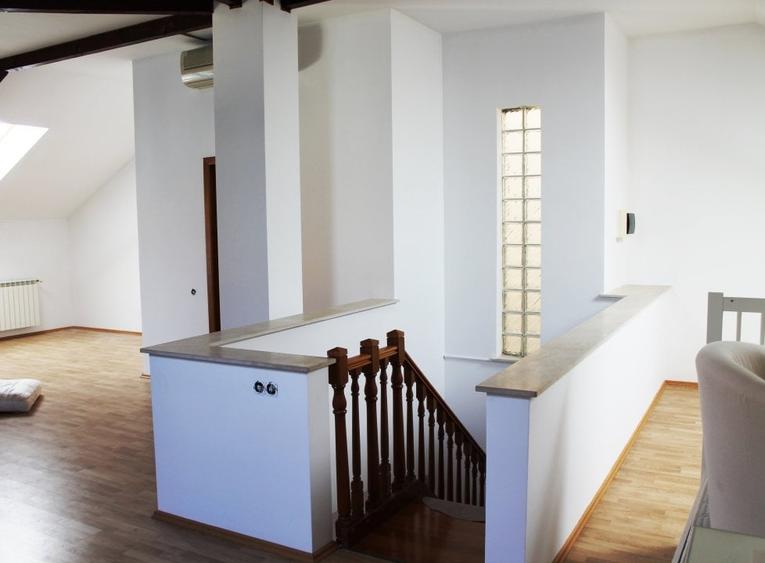 Duplex cu 5 camere cu Canalizare în Pipera