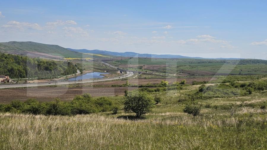 Teren agricol de 12515 mp, în Moldovenești