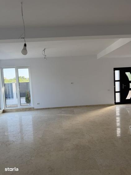 Spațiu comercial, de 200 mp, în Central