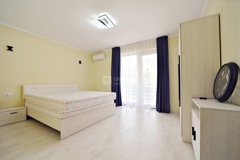 Duplex cu 4 camere cu Canalizare în Bucium