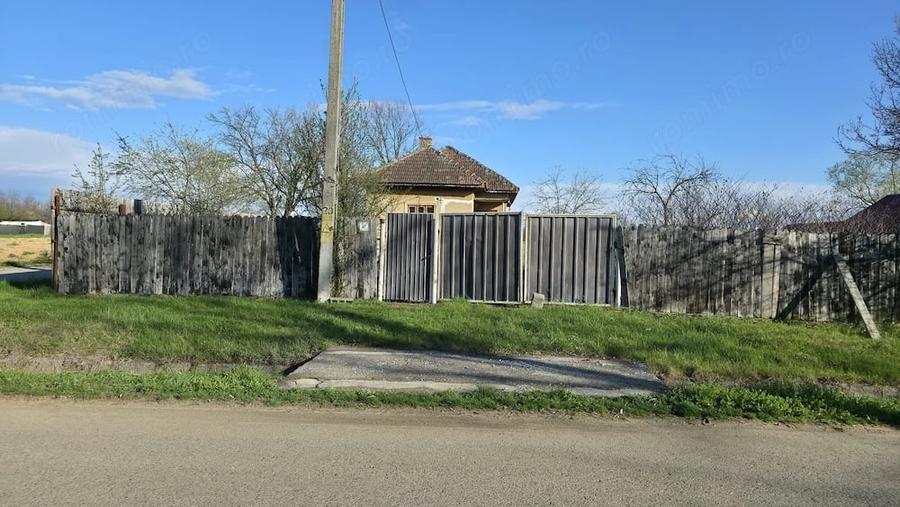 Casă cu 3 camere cu Teren 924 Mp în Budieni