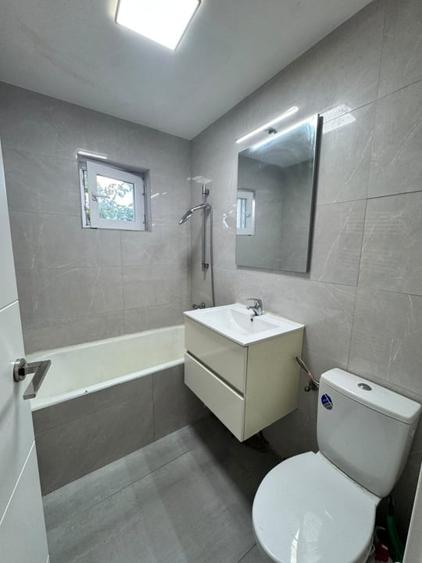 Apartament cu 3 camere decomandat, mobilat în Decebal