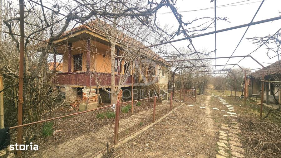 Casă cu 3 camere cu Teren 3019 Mp în Lelești