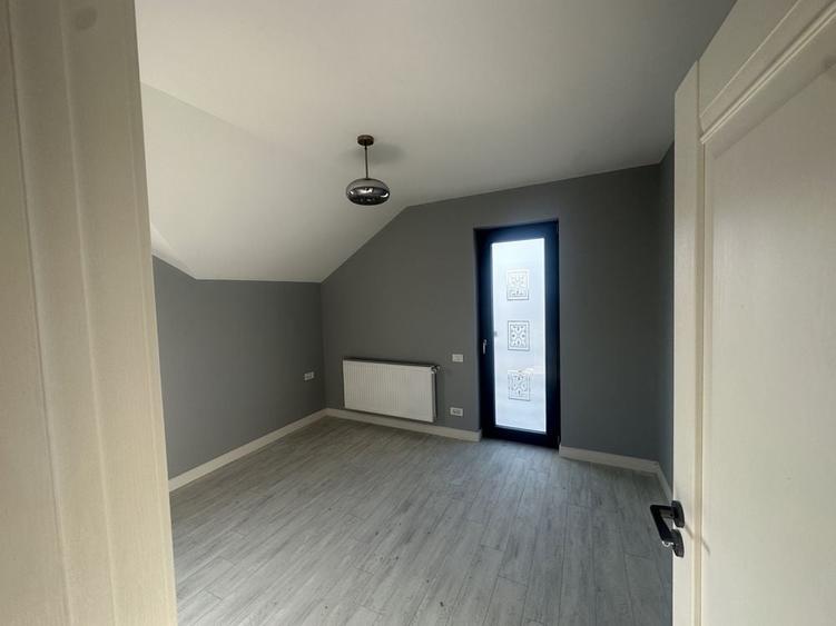 Casă cu 3 camere în Lehliu
