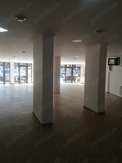Spațiu comercial, de 200 mp, în Central
