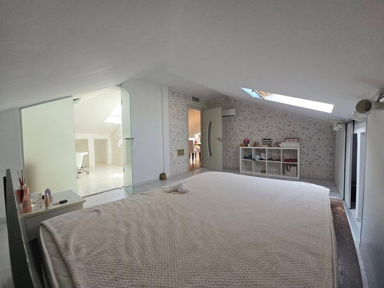 Apartament cu 4 camere semidecomandat în Dobroești