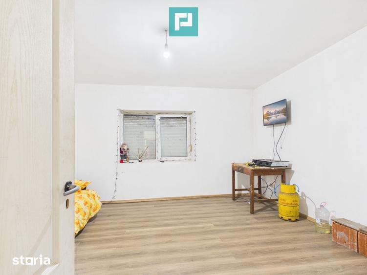 Casă cu 6 camere cu Teren 1440 Mp în Zerind