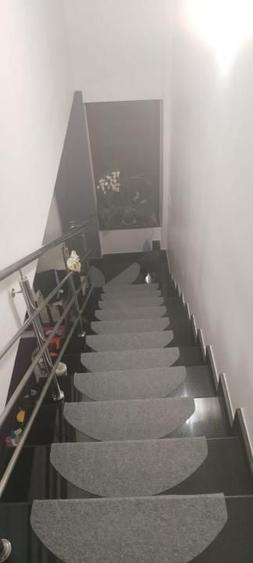 Casă individuală cu 5 camere decomandat cu Piscina în Andronache