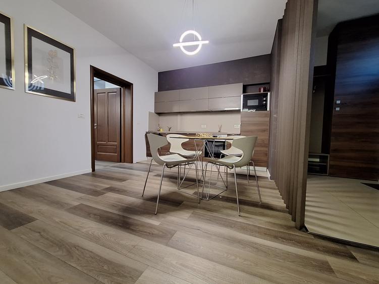 Apartament cu 3 camere decomandat, mobilat în Lipovei