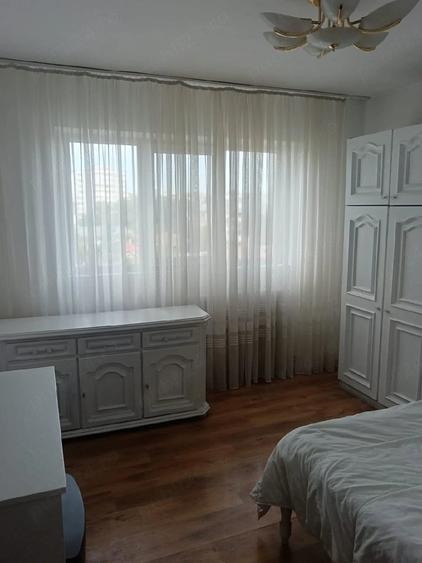 Apartament cu 3 camere decomandat în Arcu