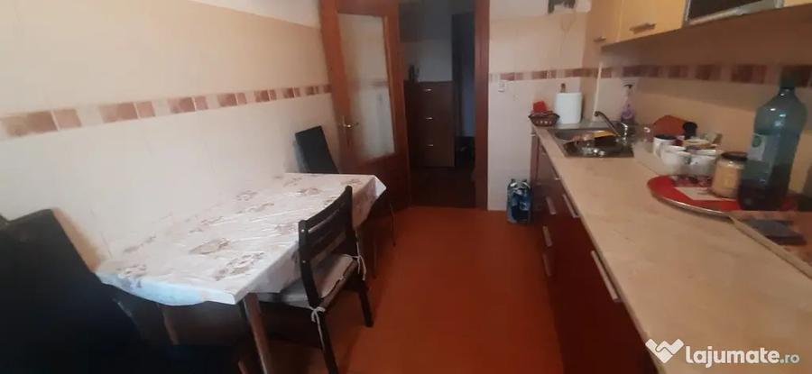 Dobrogei, 3 camere, etaj 4, acoperis nou, 78000E - 2