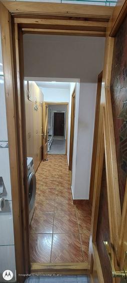 Apartament cu 3 camere semidecomandat, mobilat în Tomis Nord