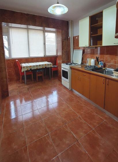 3 camere 70 mp etaj 2 metrou Obor mobilat - 11