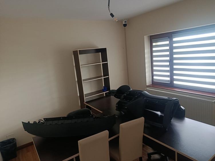 Spațiu comercial, de 80 mp, în Blejoi