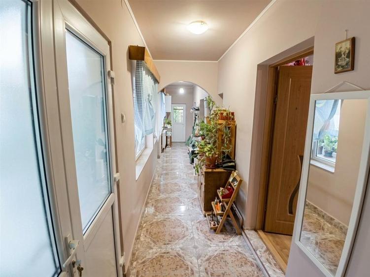 Casă individuală cu 4 camere cu Teren 363 Mp în Oncea