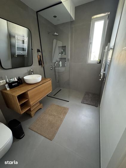 Casă cu 5 camere cu Teren 457 Mp în Corbeanca