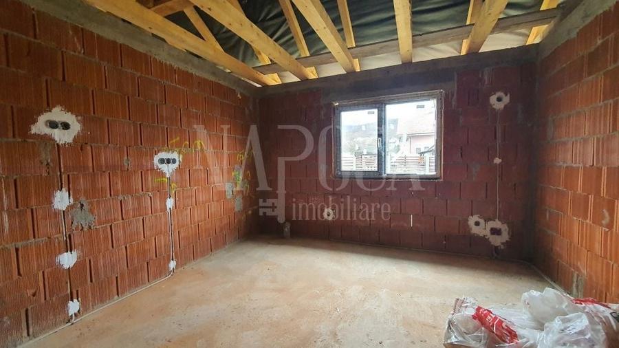 Casă individuală cu 4 camere cu Canalizare în Fughiu