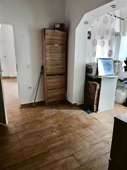 Casă individuală cu 5 camere cu Canalizare în Ultracentral