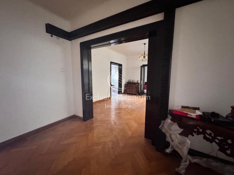 Birou, de 145 mp, în P-ța Romană