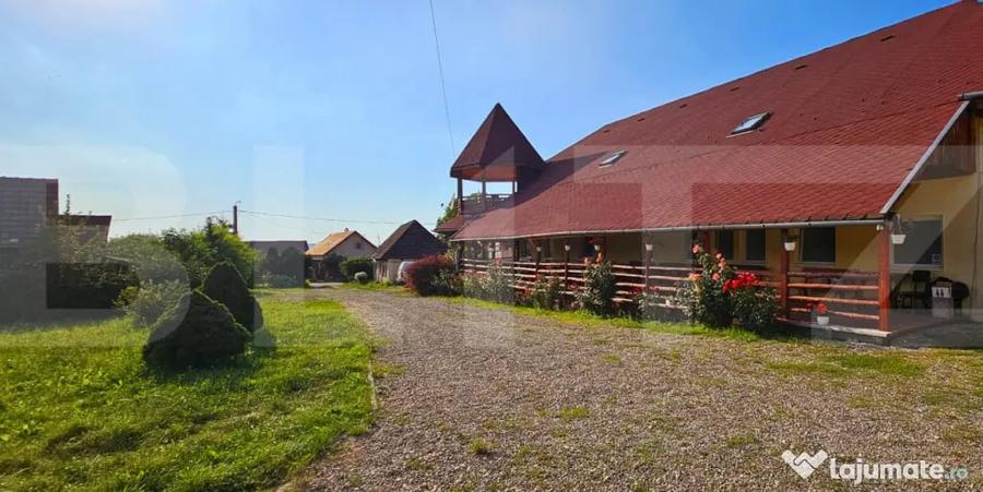 Casă cu 16 camere cu Teren 1663 Mp în Bicfalău