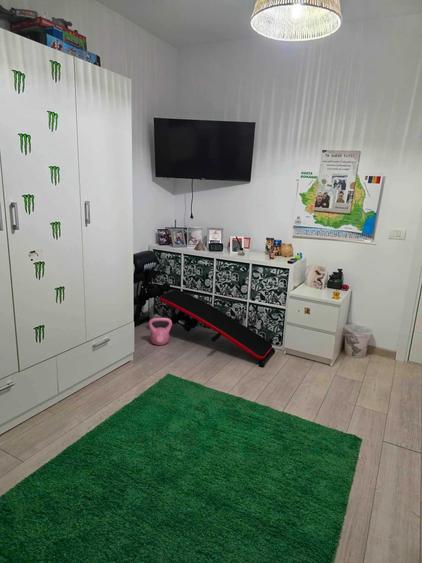 Apartament cu 3 camere decomandat în Steaua