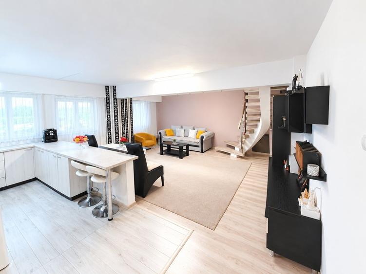 Apartament cu 3 camere decomandat în Central