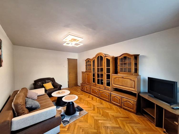 Apartament cu 2 camere decomandat în Hipodrom 3