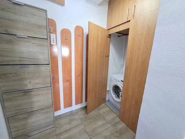 Apartament cu 2 camere decomandat în Micro 18