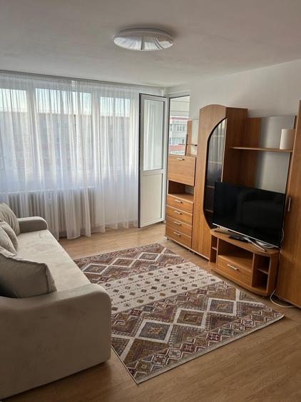 Apartament cu 2 camere semidecomandat în Berceni